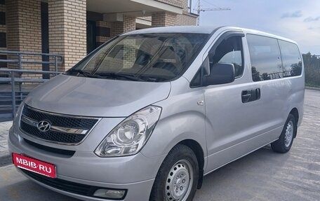 Hyundai Grand Starex Grand Starex I рестайлинг 2, 2010 год, 1 350 000 рублей, 3 фотография