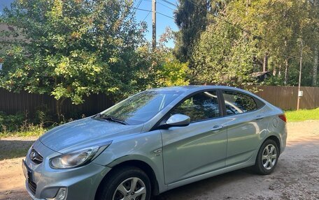Hyundai Solaris II рестайлинг, 2012 год, 770 000 рублей, 12 фотография