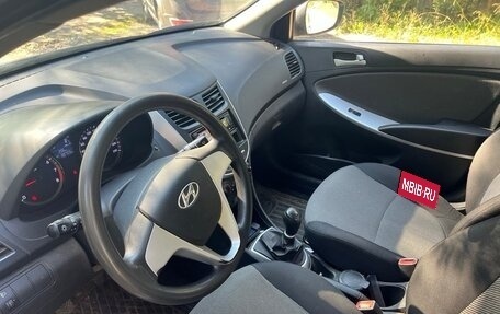 Hyundai Solaris II рестайлинг, 2012 год, 770 000 рублей, 13 фотография
