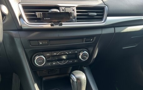 Mazda 3, 2017 год, 1 820 000 рублей, 6 фотография