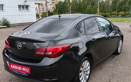 Opel Astra J, 2013 год, 790 000 рублей, 2 фотография