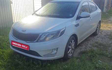 KIA Rio III рестайлинг, 2013 год, 900 000 рублей, 4 фотография