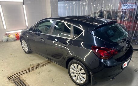 Opel Astra J, 2010 год, 653 333 рублей, 2 фотография