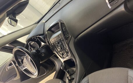 Opel Astra J, 2010 год, 653 333 рублей, 9 фотография