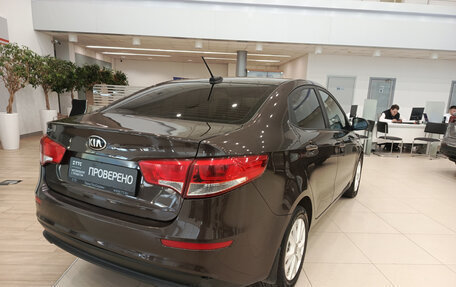 KIA Rio III рестайлинг, 2017 год, 935 000 рублей, 5 фотография