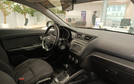 KIA Rio III рестайлинг, 2017 год, 935 000 рублей, 11 фотография