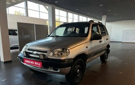 Chevrolet Niva I рестайлинг, 2003 год, 240 000 рублей, 7 фотография