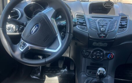 Ford Fiesta, 2016 год, 850 000 рублей, 6 фотография