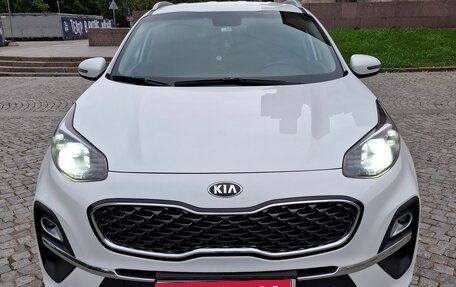 KIA Sportage IV рестайлинг, 2021 год, 2 380 000 рублей, 1 фотография