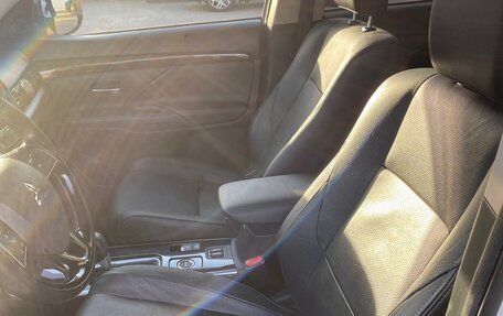 Mitsubishi Outlander III рестайлинг 3, 2018 год, 2 400 000 рублей, 7 фотография