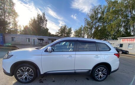 Mitsubishi Outlander III рестайлинг 3, 2018 год, 2 400 000 рублей, 12 фотография