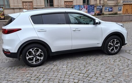 KIA Sportage IV рестайлинг, 2021 год, 2 380 000 рублей, 4 фотография