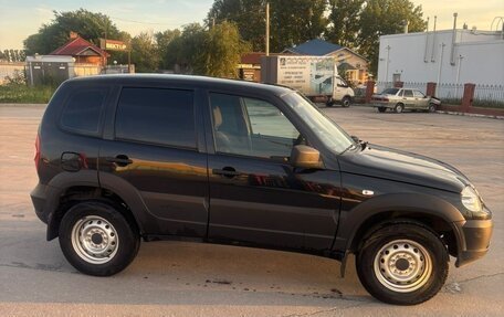 Chevrolet Niva I рестайлинг, 2019 год, 780 000 рублей, 3 фотография
