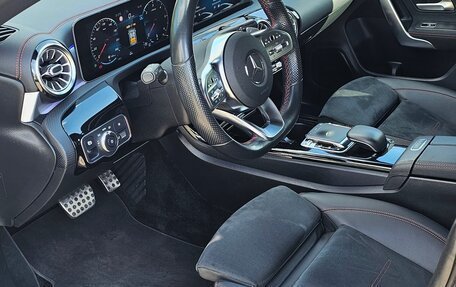 Mercedes-Benz CLA, 2019 год, 3 100 000 рублей, 13 фотография