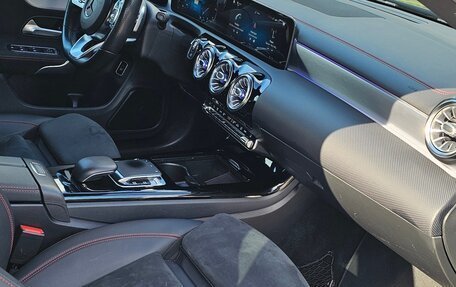 Mercedes-Benz CLA, 2019 год, 3 100 000 рублей, 18 фотография