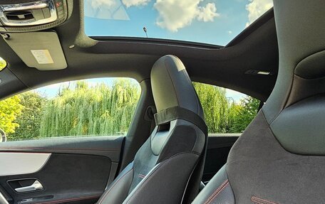 Mercedes-Benz CLA, 2019 год, 3 100 000 рублей, 21 фотография