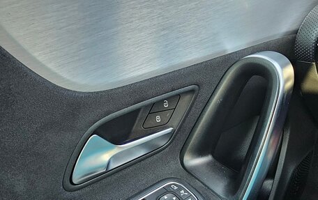 Mercedes-Benz CLA, 2019 год, 3 100 000 рублей, 26 фотография