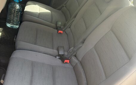 Volkswagen Touran III, 2010 год, 690 000 рублей, 8 фотография