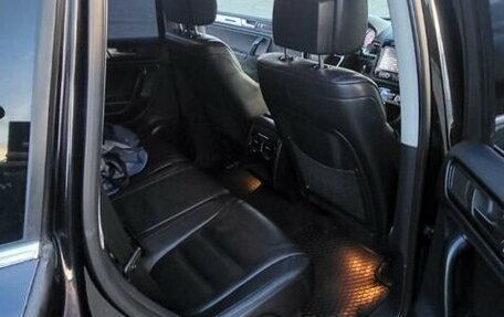 Volkswagen Touareg III, 2011 год, 2 300 000 рублей, 13 фотография