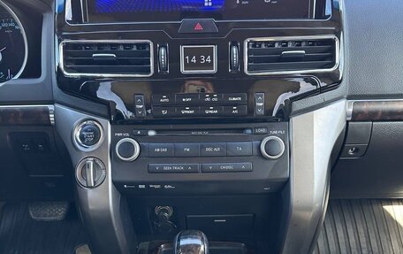 Toyota Land Cruiser 200, 2010 год, 3 490 000 рублей, 18 фотография