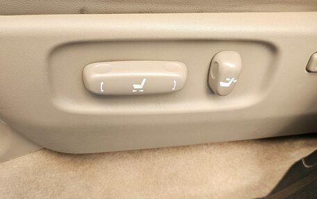 Toyota Land Cruiser 200, 2010 год, 3 490 000 рублей, 24 фотография