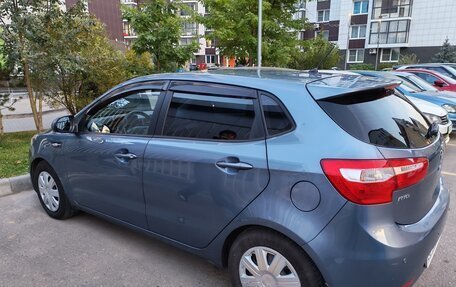KIA Rio III рестайлинг, 2013 год, 850 000 рублей, 2 фотография