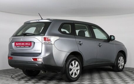 Mitsubishi Outlander III рестайлинг 3, 2013 год, 1 630 000 рублей, 5 фотография