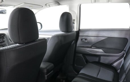 Mitsubishi Outlander III рестайлинг 3, 2013 год, 1 630 000 рублей, 12 фотография