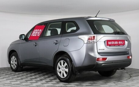 Mitsubishi Outlander III рестайлинг 3, 2013 год, 1 630 000 рублей, 7 фотография