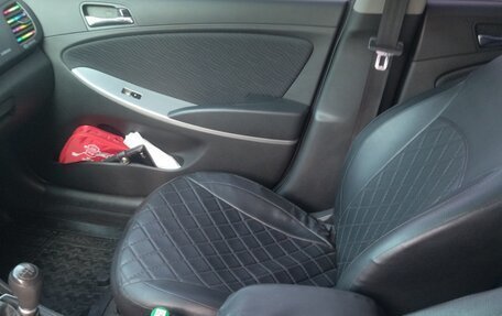 Hyundai Solaris II рестайлинг, 2013 год, 750 000 рублей, 5 фотография