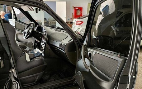 Chevrolet Niva I рестайлинг, 2017 год, 830 000 рублей, 16 фотография