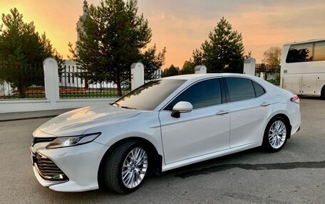 Toyota Camry, 2020 год, 2 650 000 рублей, 2 фотография