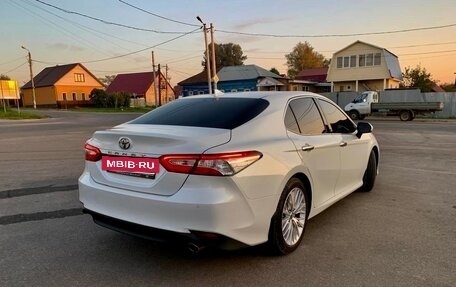 Toyota Camry, 2020 год, 2 650 000 рублей, 6 фотография
