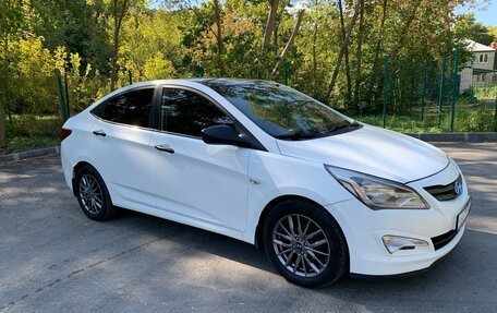 Hyundai Solaris II рестайлинг, 2015 год, 750 000 рублей, 1 фотография