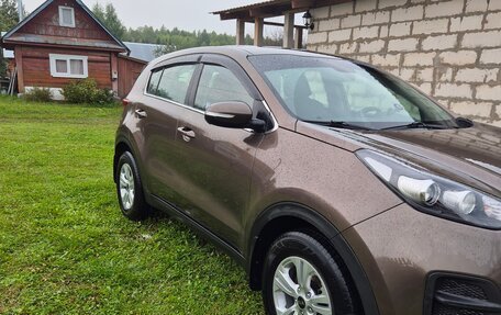 KIA Sportage IV рестайлинг, 2018 год, 1 800 000 рублей, 4 фотография