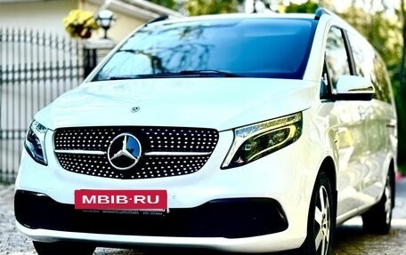 Mercedes-Benz V-Класс, 2019 год, 6 100 000 рублей, 4 фотография