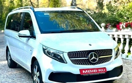 Mercedes-Benz V-Класс, 2019 год, 6 100 000 рублей, 2 фотография