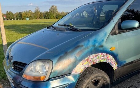 Nissan Tino, 2001 год, 280 000 рублей, 4 фотография