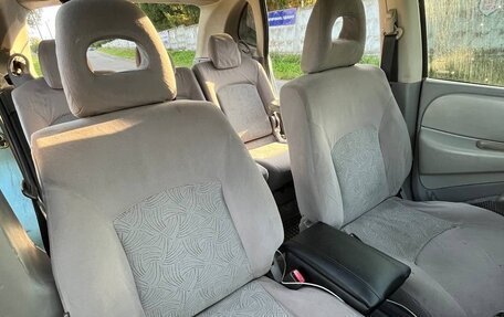 Nissan Tino, 2001 год, 280 000 рублей, 9 фотография