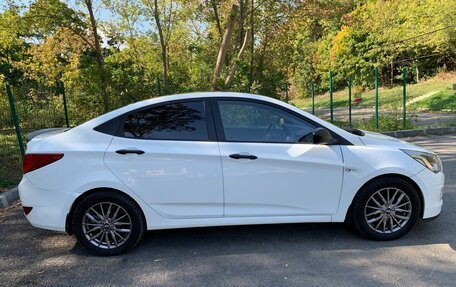 Hyundai Solaris II рестайлинг, 2015 год, 750 000 рублей, 4 фотография