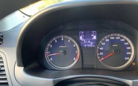 Hyundai Solaris II рестайлинг, 2015 год, 750 000 рублей, 10 фотография