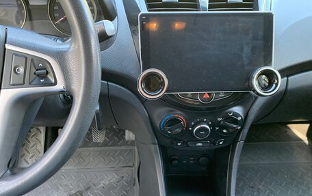 Hyundai Solaris II рестайлинг, 2015 год, 750 000 рублей, 11 фотография