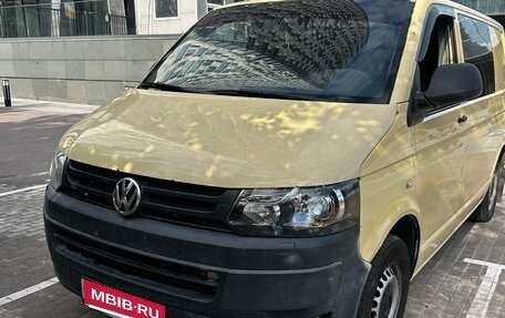 Volkswagen Transporter T5 рестайлинг, 2015 год, 1 700 000 рублей, 10 фотография
