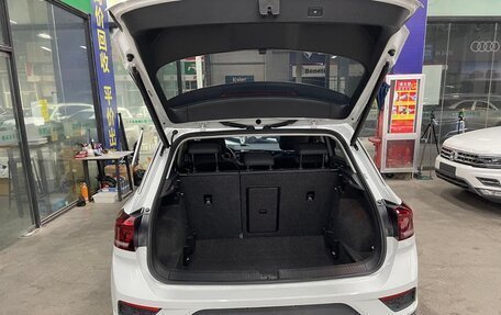Volkswagen T-Roc I, 2021 год, 2 090 000 рублей, 3 фотография