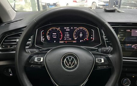 Volkswagen T-Roc I, 2021 год, 2 090 000 рублей, 8 фотография