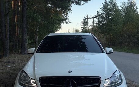 Mercedes-Benz C-Класс, 2011 год, 1 700 000 рублей, 2 фотография