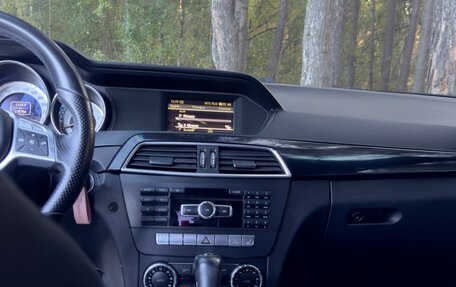 Mercedes-Benz C-Класс, 2011 год, 1 700 000 рублей, 32 фотография