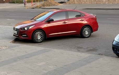 Hyundai Solaris II рестайлинг, 2017 год, 1 400 000 рублей, 4 фотография