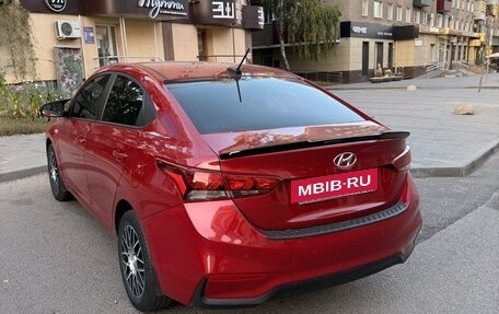 Hyundai Solaris II рестайлинг, 2017 год, 1 400 000 рублей, 2 фотография