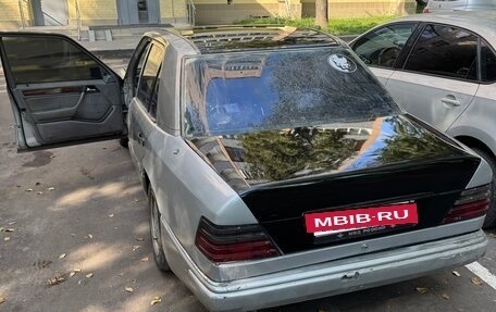 Mercedes-Benz E-Класс, 1992 год, 270 000 рублей, 2 фотография